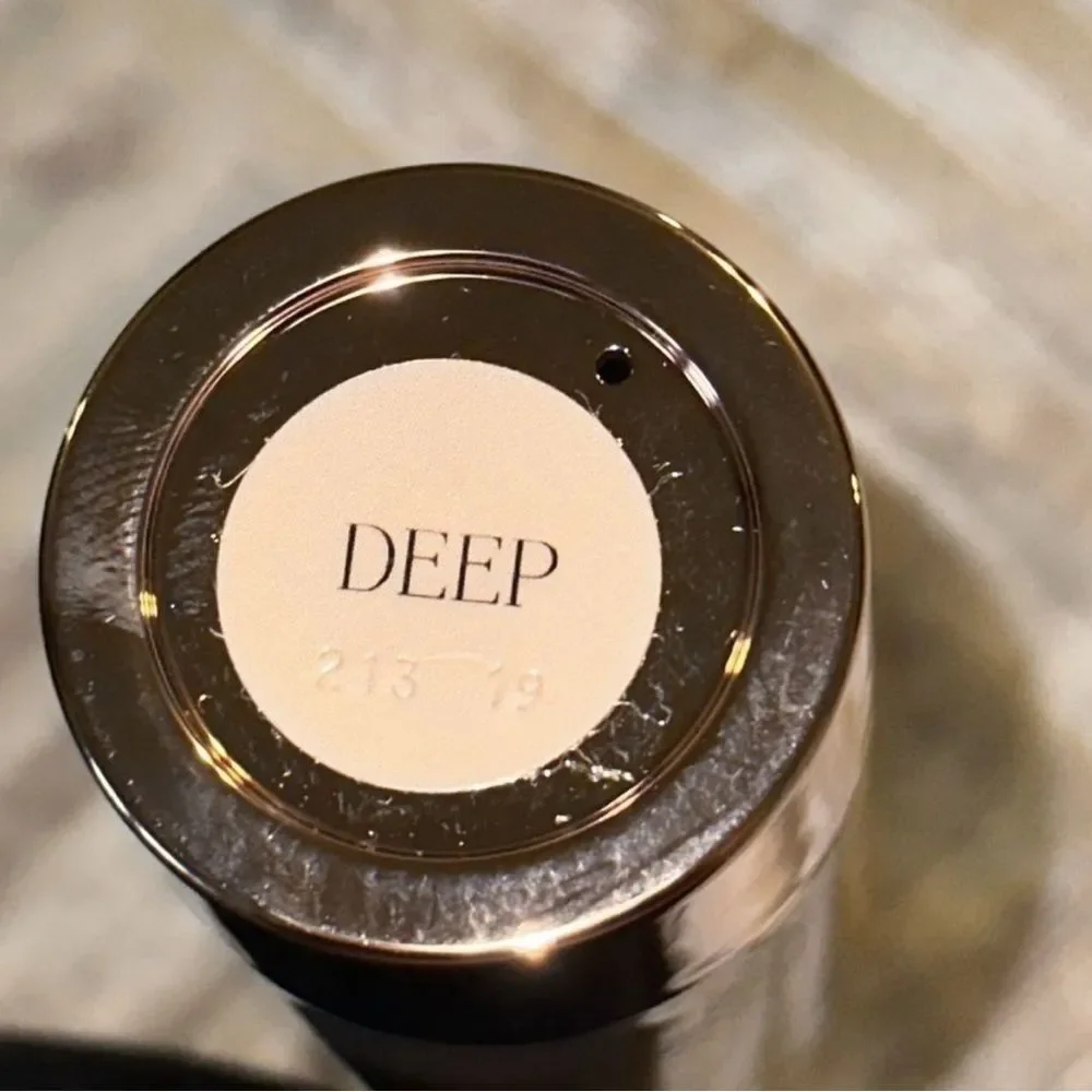 DOLL 10 HydraLux Smoothing Foundation - deep